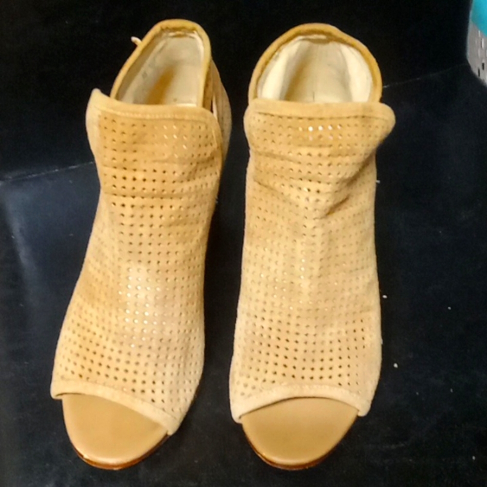 Sam Edelman size 6, Tan Suede peep toe with 3 1/2" block heels